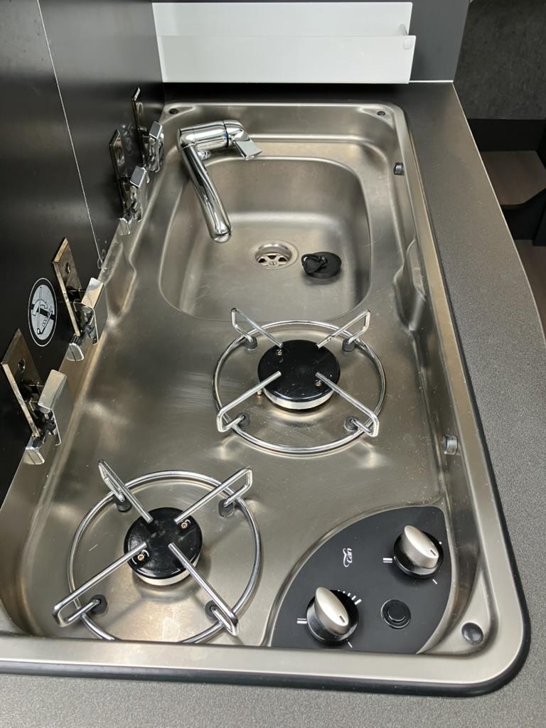 Adria Twin Supreme 640 SLB AUTOMATIC 2024 Luxury 2 Berth motorhome.Fiat extended warranty to 2029 £75,999 - Image 10