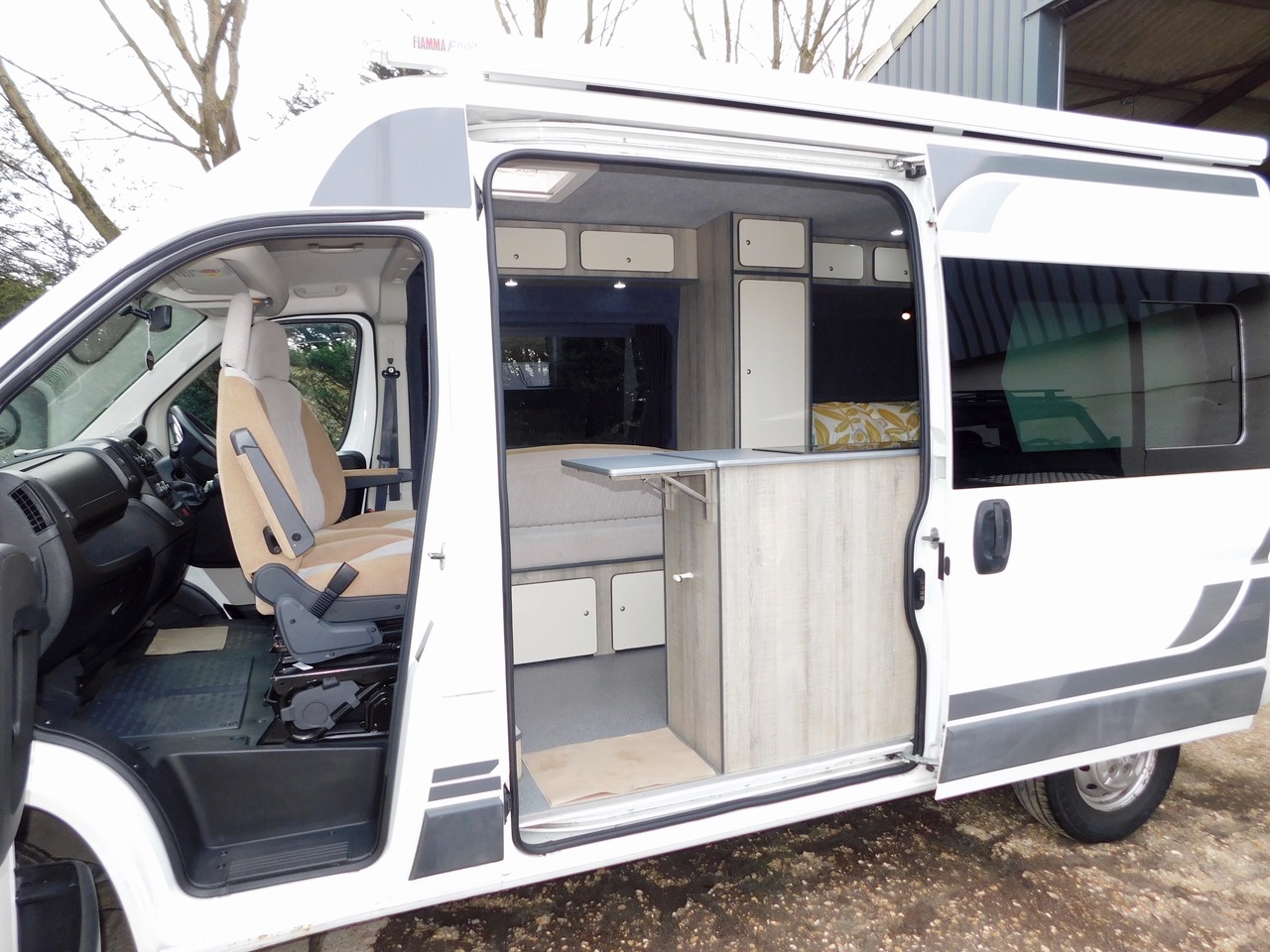 Peugeot 2.2 Hdi Bodans 2 Berth Camper Van. 2014 with Only 38,000 miles. Only 5.4M in Length. Easy to Drive, Park and Manoeuvre in the smallest of parking spaces. Fixed Double Bed. £32,999 - Image 7