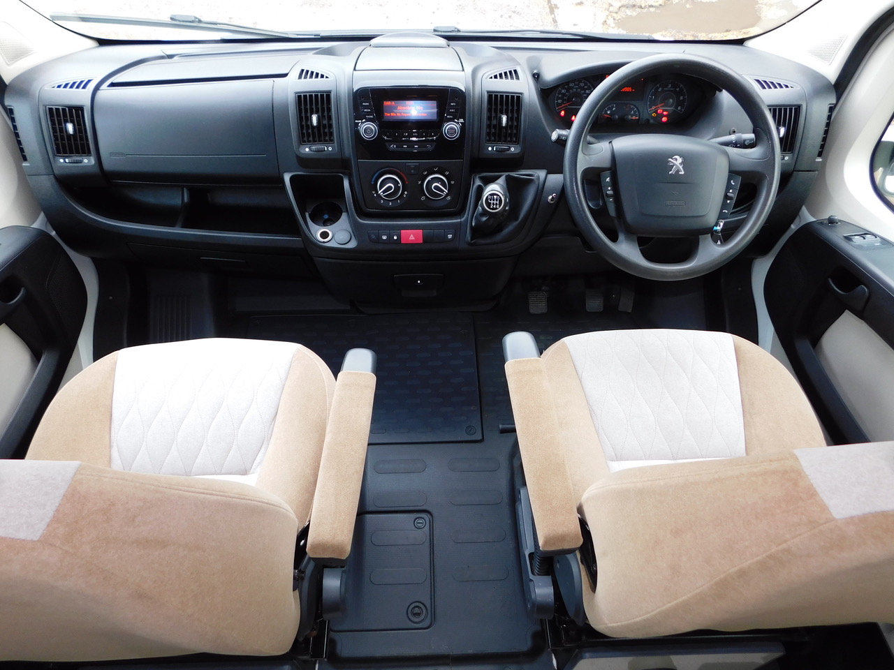 Peugeot 2.2 Hdi Bodans 2 Berth Camper Van. 2014 with Only 38,000 miles. Only 5.4M in Length. Easy to Drive, Park and Manoeuvre in the smallest of parking spaces. Fixed Double Bed. £32,999 - Image 17