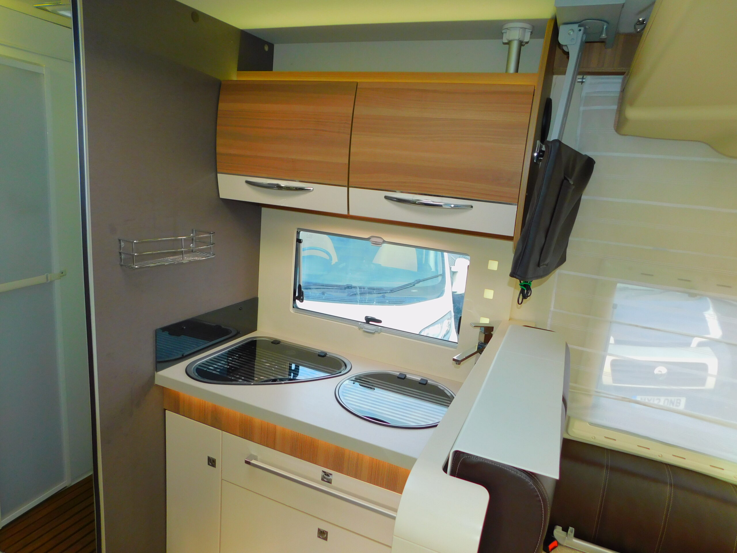 Chausson Welcome 510 4 Berth Motorhome with 4 x Seat Belts and Drop down Electric Bed. £43,999 - Image 14