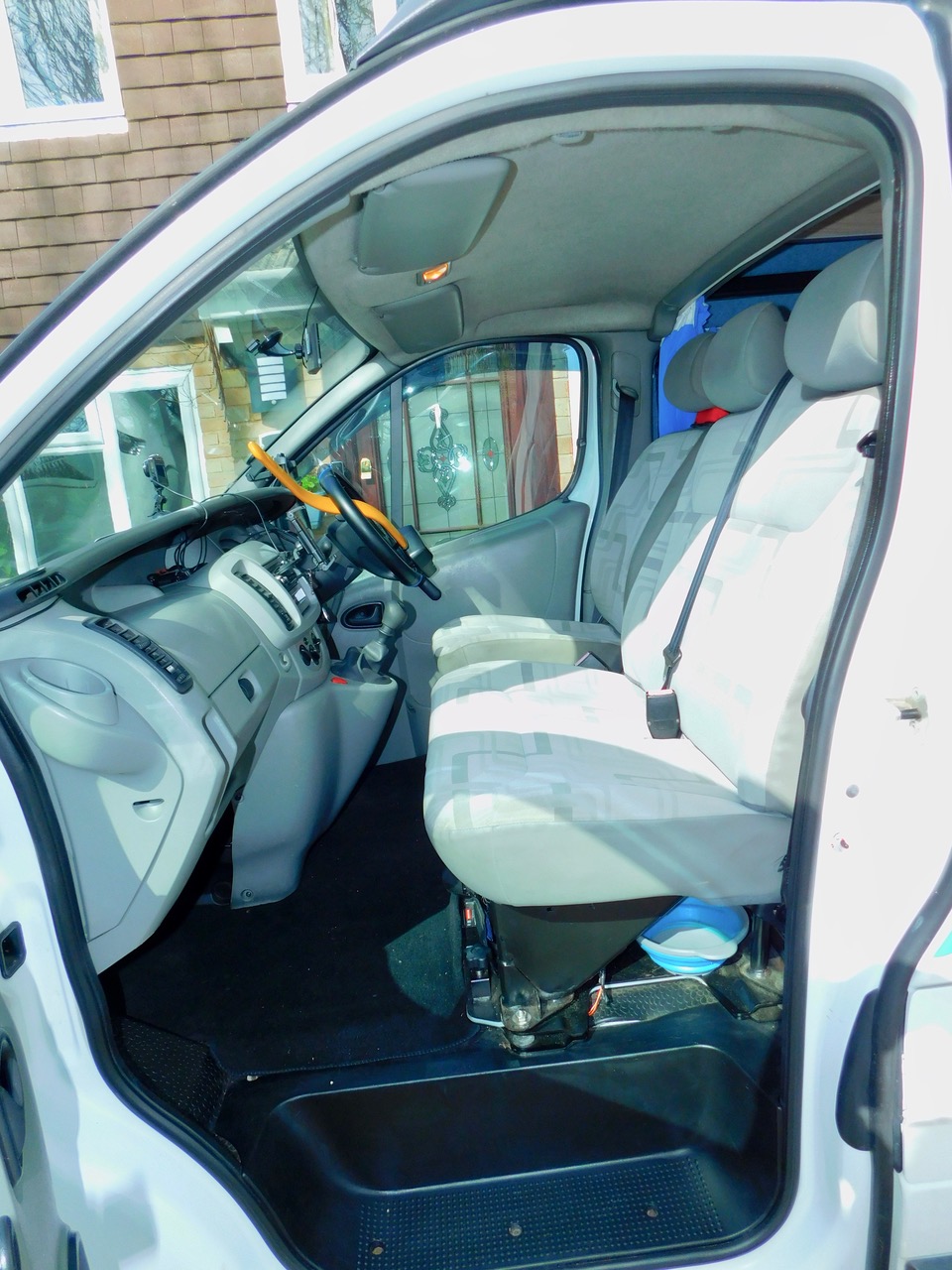 Vauxhall Vivaro 1.9 CDTI High Top Camper Van with 2 to 3 Berth. £15,999 - Image 12