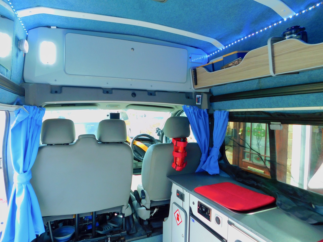 Vauxhall Vivaro 1.9 CDTI High Top Camper Van with 2 to 3 Berth. £15,999 - Image 9