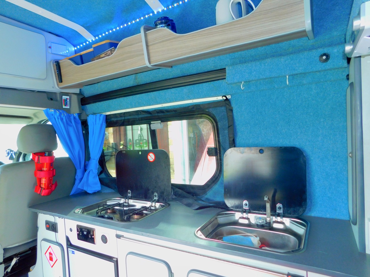 Vauxhall Vivaro 1.9 CDTI High Top Camper Van with 2 to 3 Berth. £15,999 - Image 8