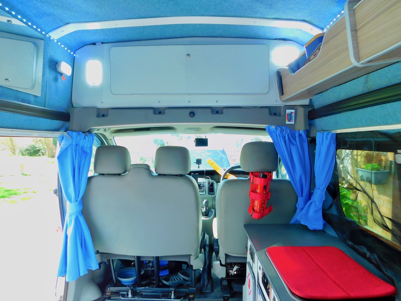 Vauxhall Vivaro 1.9 CDTI High Top Camper Van with 2 to 3 Berth. £15,999 - Image 6