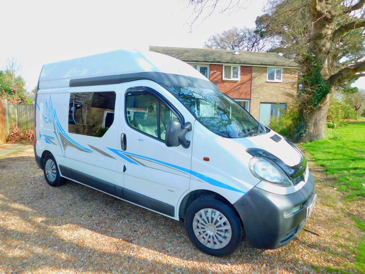 Vauxhall Vivaro 1.9 CDTI High Top Camper Van with 2 to 3 Berth. £15,999 - Image 2