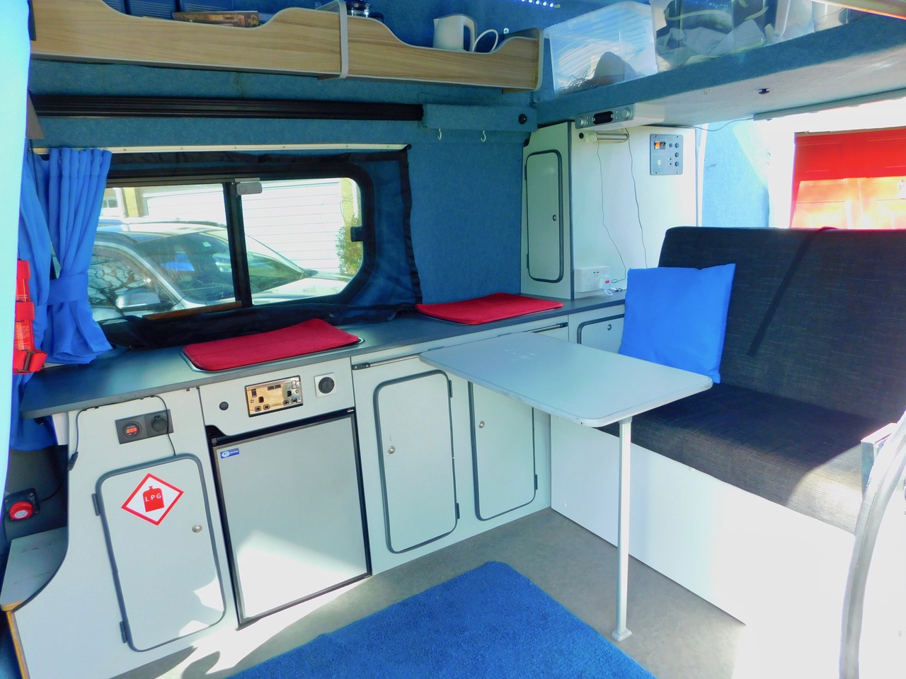Vauxhall Vivaro 1.9 CDTI High Top Camper Van with 2 to 3 Berth. £15,999 - Image 5