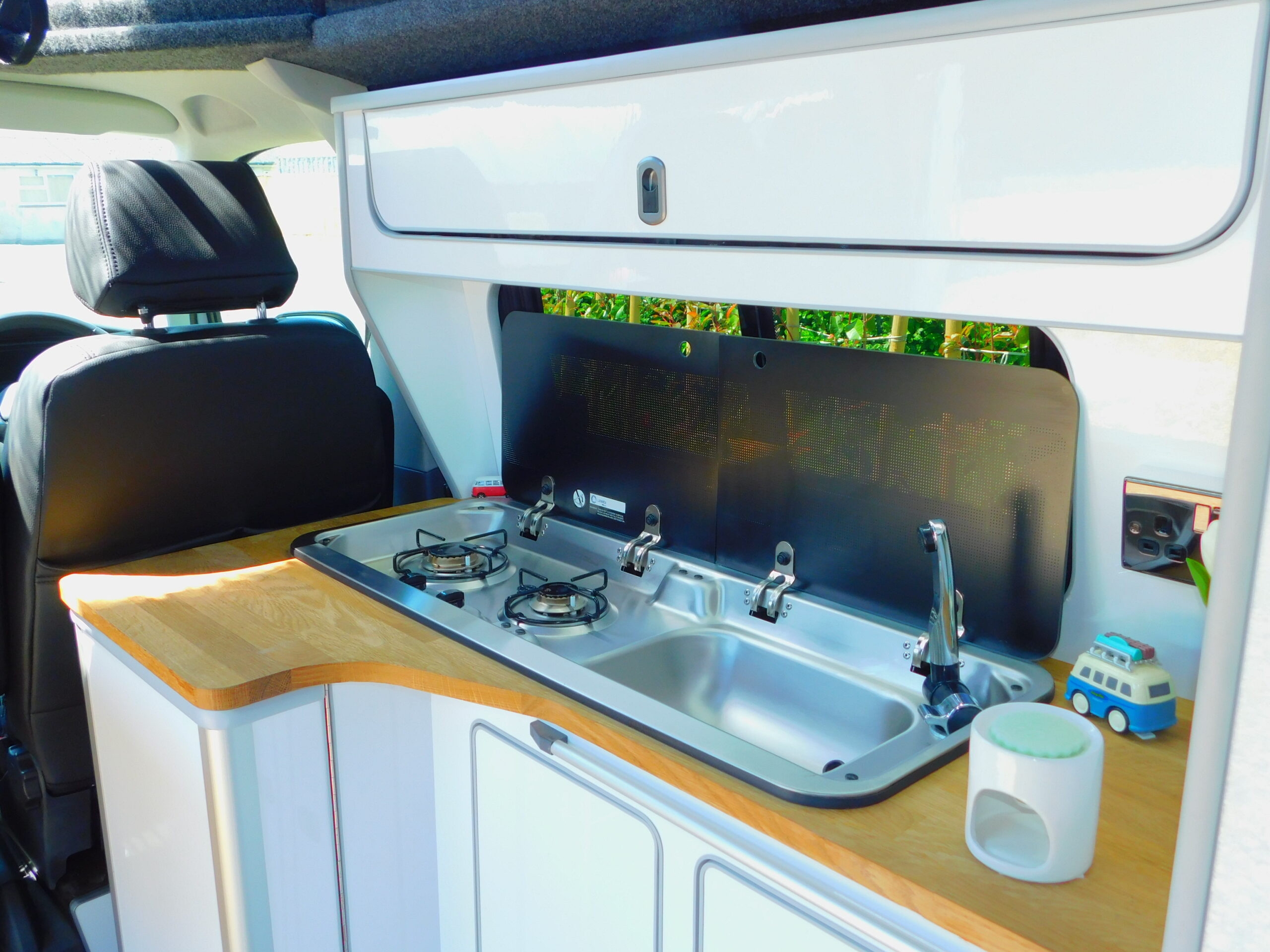 VW T6.1 LWB Pop Top November 2022 72 plate 4 BERTH with 5 SEAT BELTS and Only 35,520 miles from New. Beautiful Condition Throughout. £46,999 - Image 8